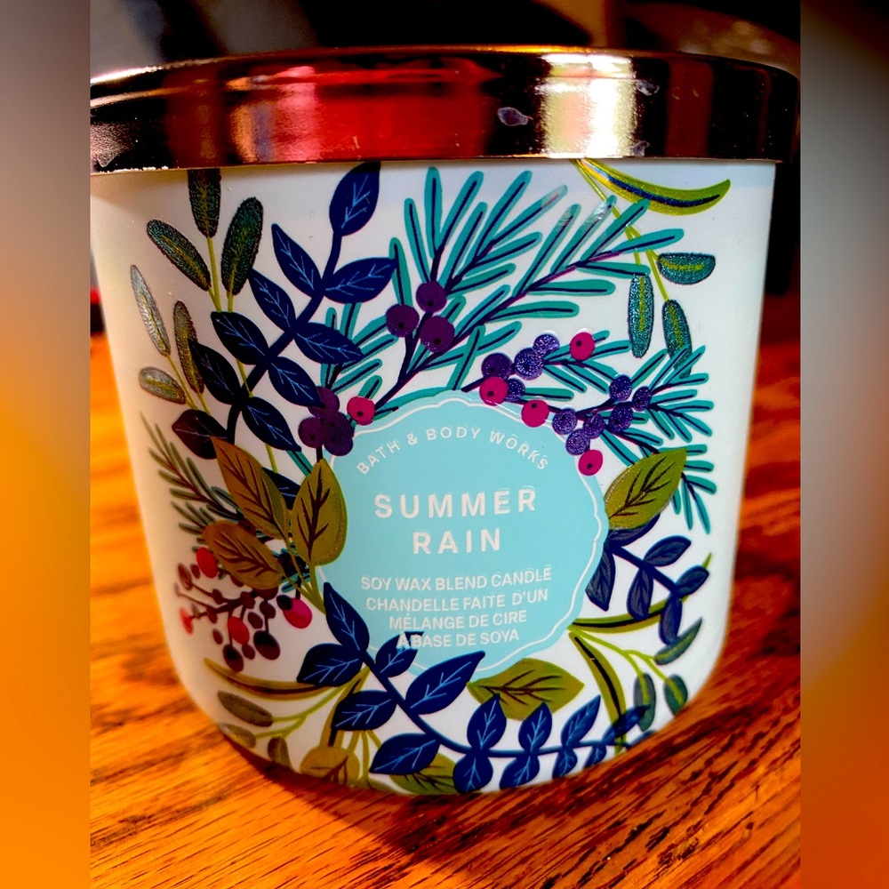 Summer Rain 🌧️ candle 🕯️ Bath and Body Works